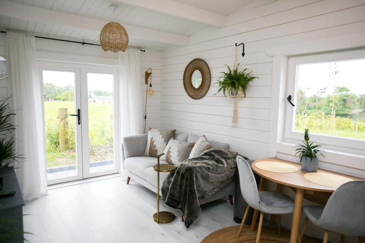 The Paddocks Cabin - Stylish, Cozy & Private Килларни Экстерьер фото